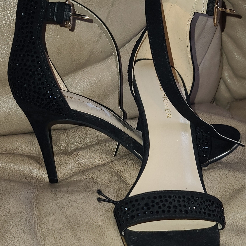 Heels - Picture 2 of 2